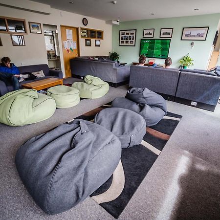 Adventure Queenstown Hostel Buitenkant foto