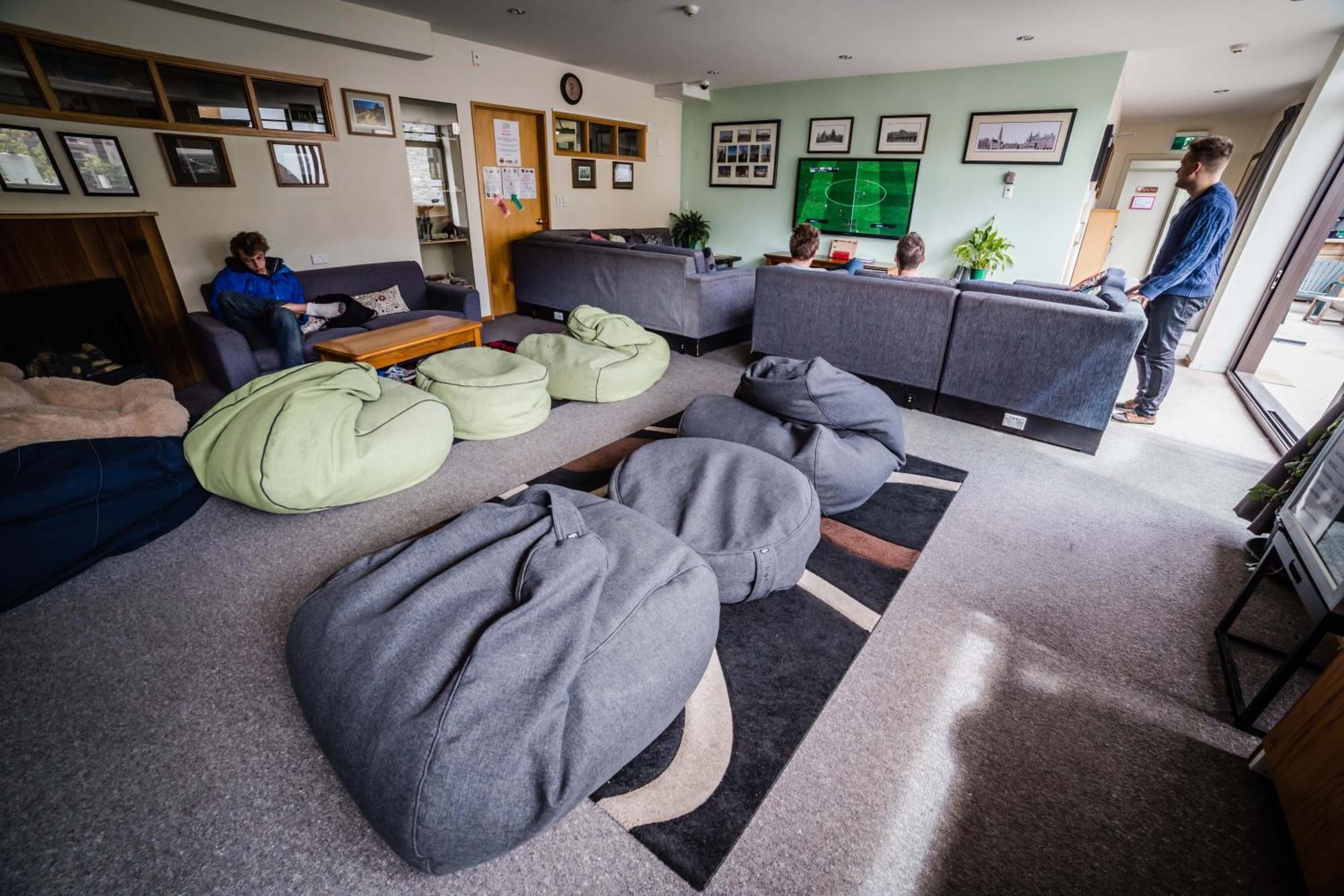 Adventure Queenstown Hostel Buitenkant foto